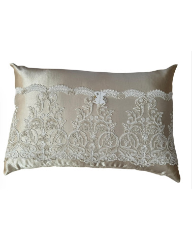 CUSCINO NOCCIOLA IN SETA CON PIZZO 50 CM